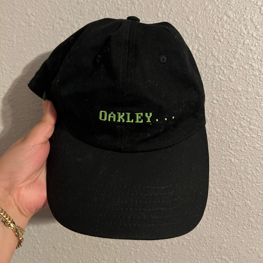 Oakley hat